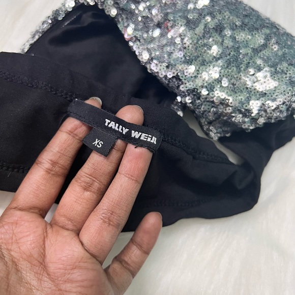 Shimmer tube top cum blouse - Picture 3 of 3